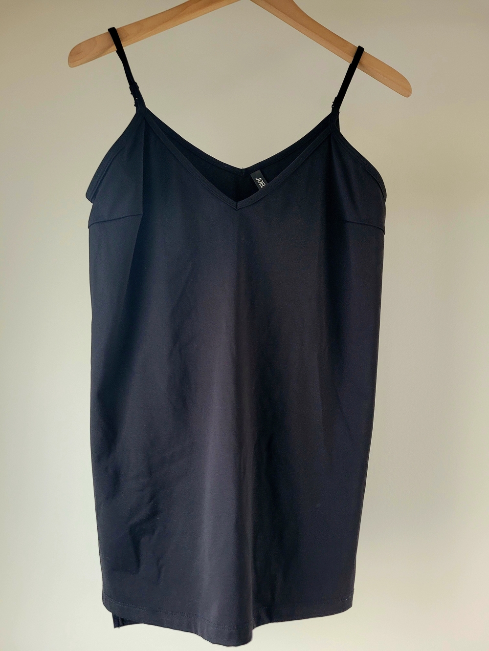 Joelle Pica V-neck Black Stretch Cami | Size S